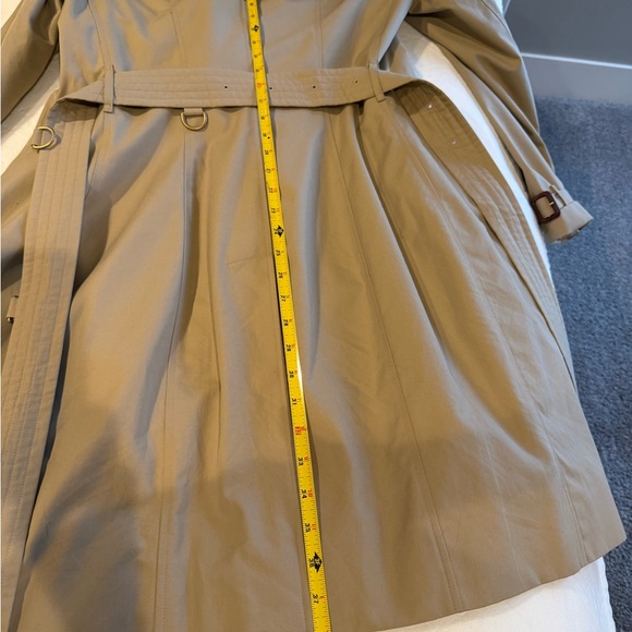 Burberry Chelsea Mid length Trench - Picture 7 of 11